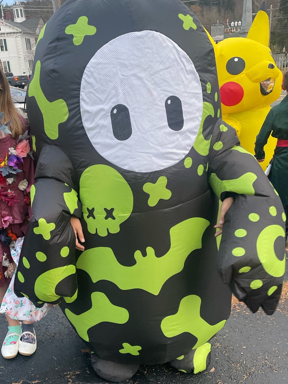 Spirit Fall Guys Spooky Doodles Inflatable One-Piece Costume - Black & Neon Gree